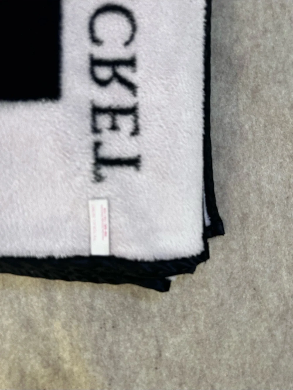 Victoria's Secret Limited Edition Black & Pink Logo Plush Throw Blanket - EUC